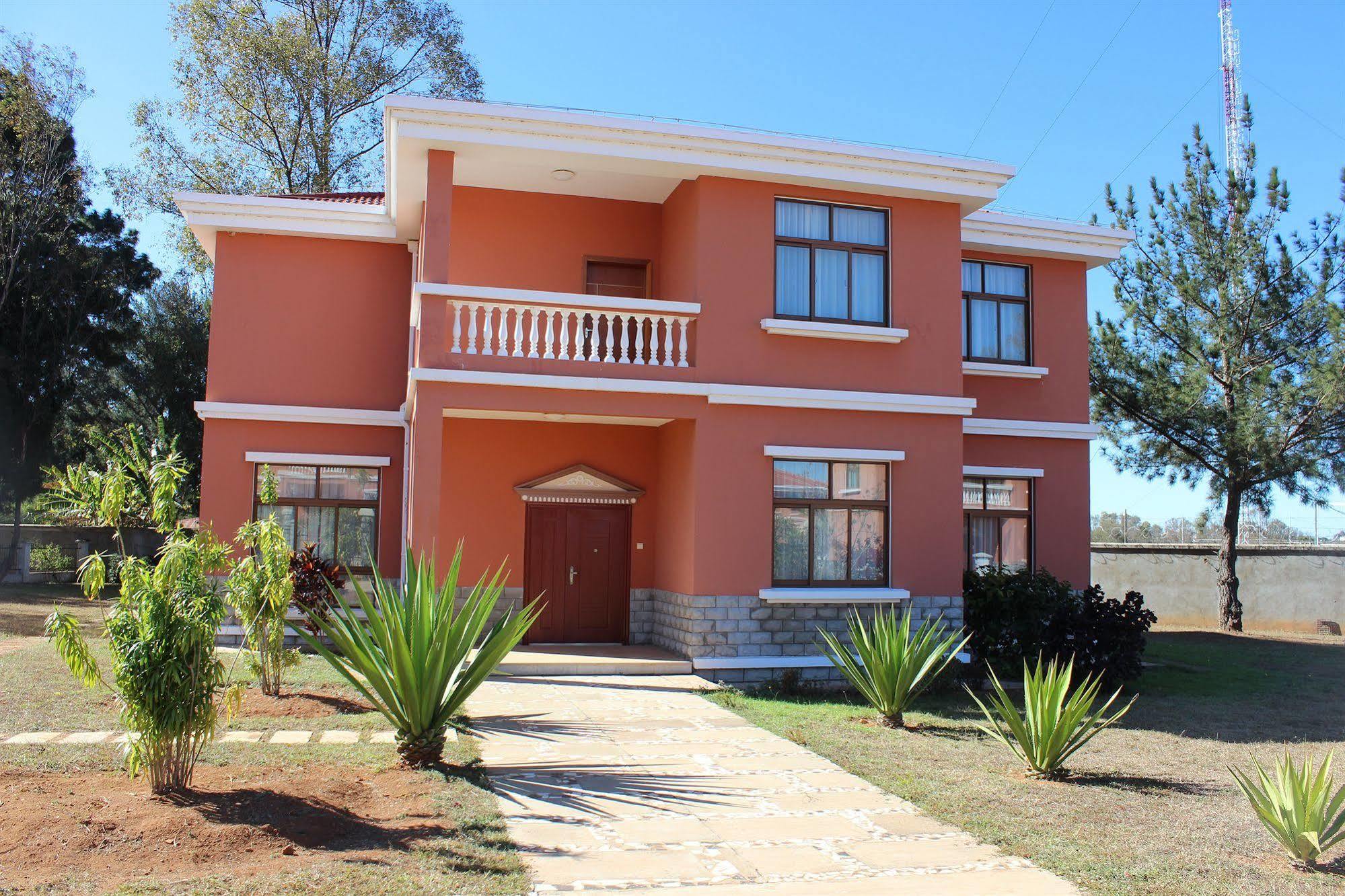 Madagascar Golden Peacock Hotel Antananarivo Exterior photo