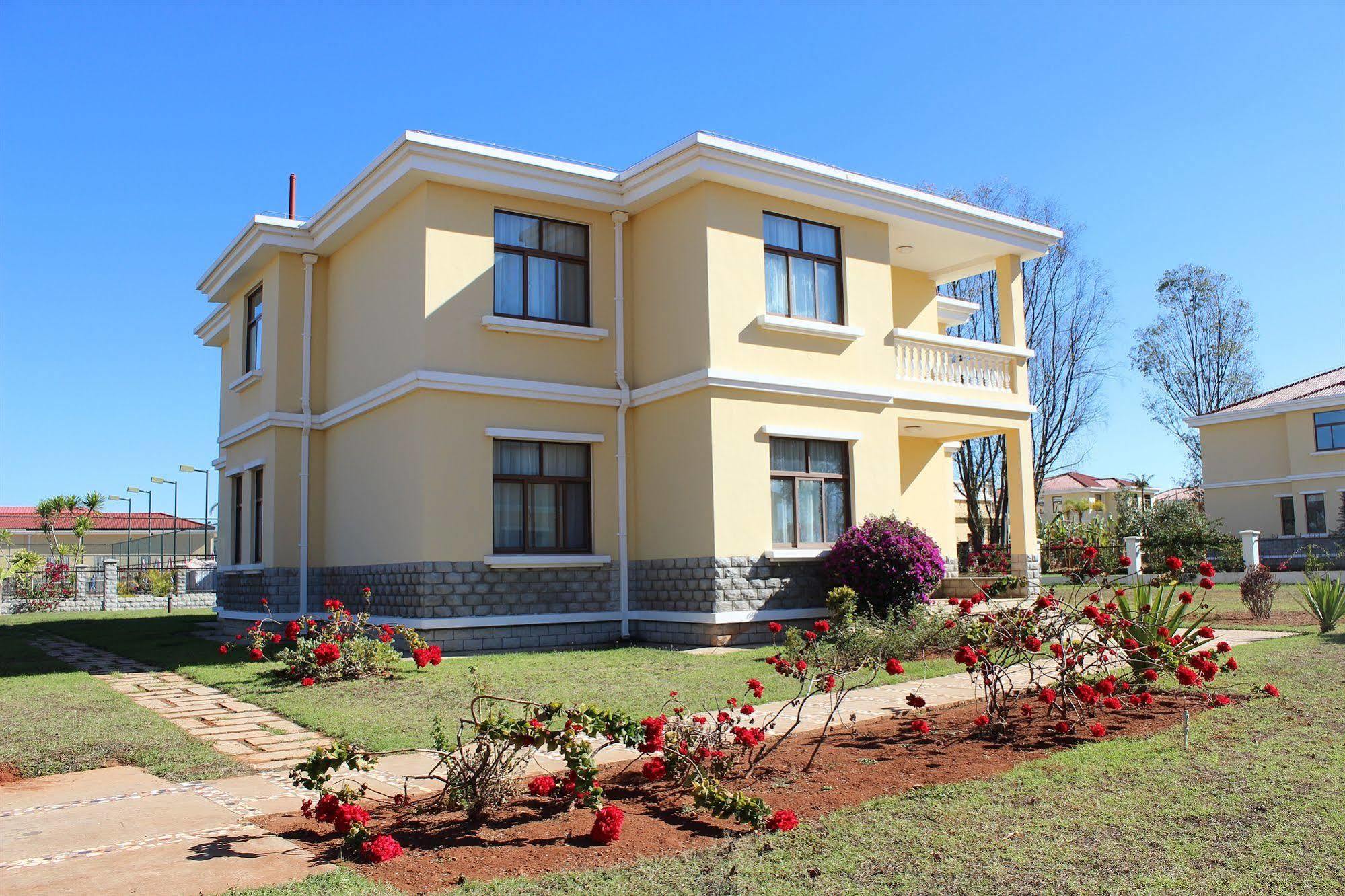 Madagascar Golden Peacock Hotel Antananarivo Exterior photo